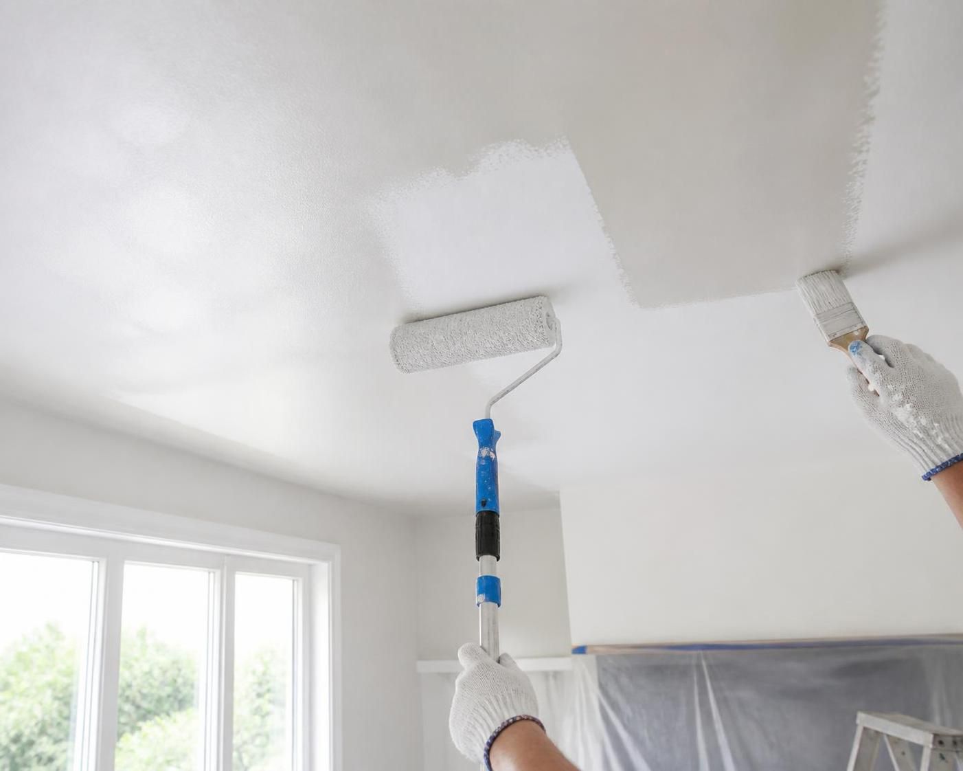découvrez nos astuces efficaces pour peindre votre plafond sans laisser de traces et obtenir un résultat impeccable à chaque fois.