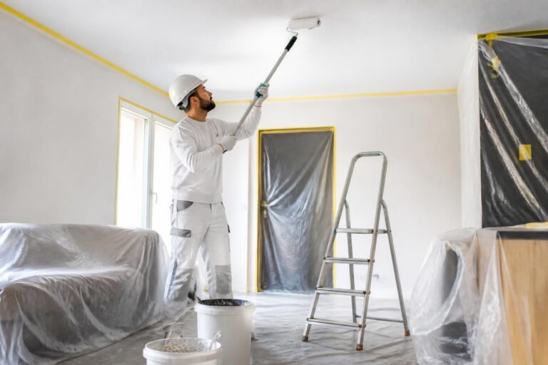 découvrez nos conseils pratiques pour peindre votre plafond et obtenir un résultat professionnel facilement. astuces, choix des outils et techniques expliqués pas à pas.